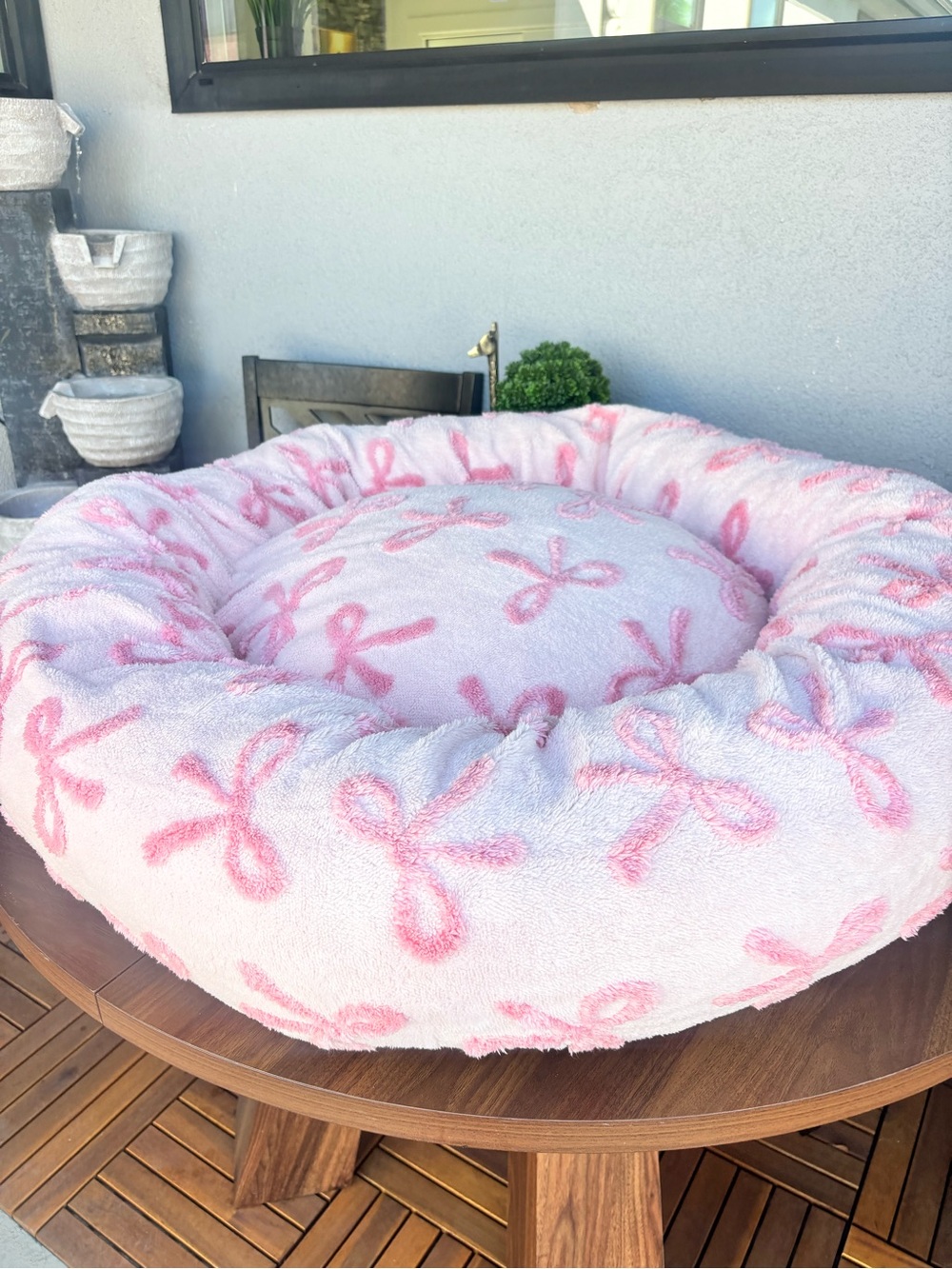 LARGE SIZE PINK BOWS PET BED